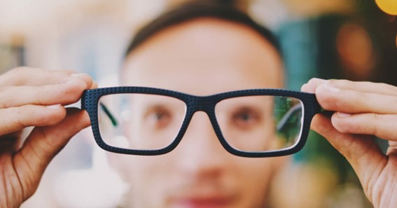  7 Signs You Need New Glasses 