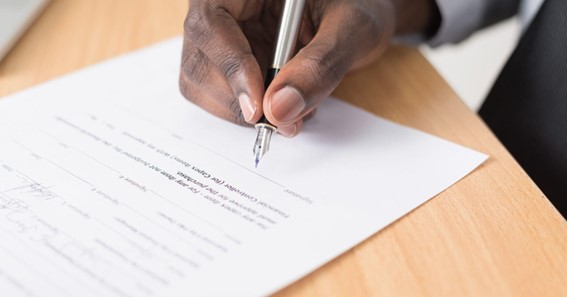Understanding the Basics of Independent Contractor Agreements for Illinois Photographers
