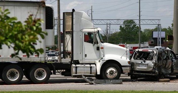 5 Examples of Negligence That Lead To 18-Wheeler Accidents